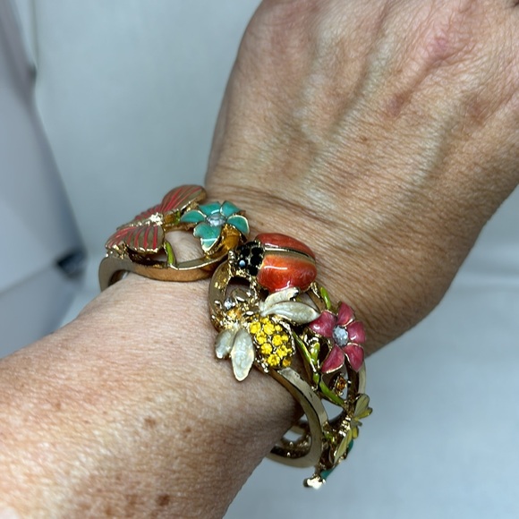 Adorable Coldwater Creek clamper bracelet - Picture 8 of 14